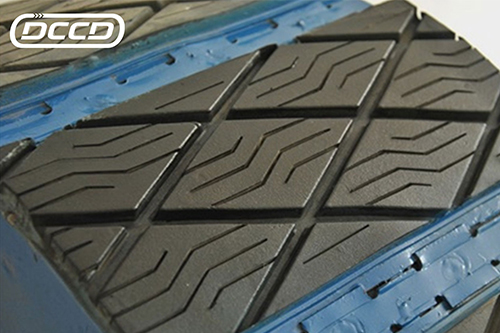 插板式包膠解決輸送帶打滑跑偏問題