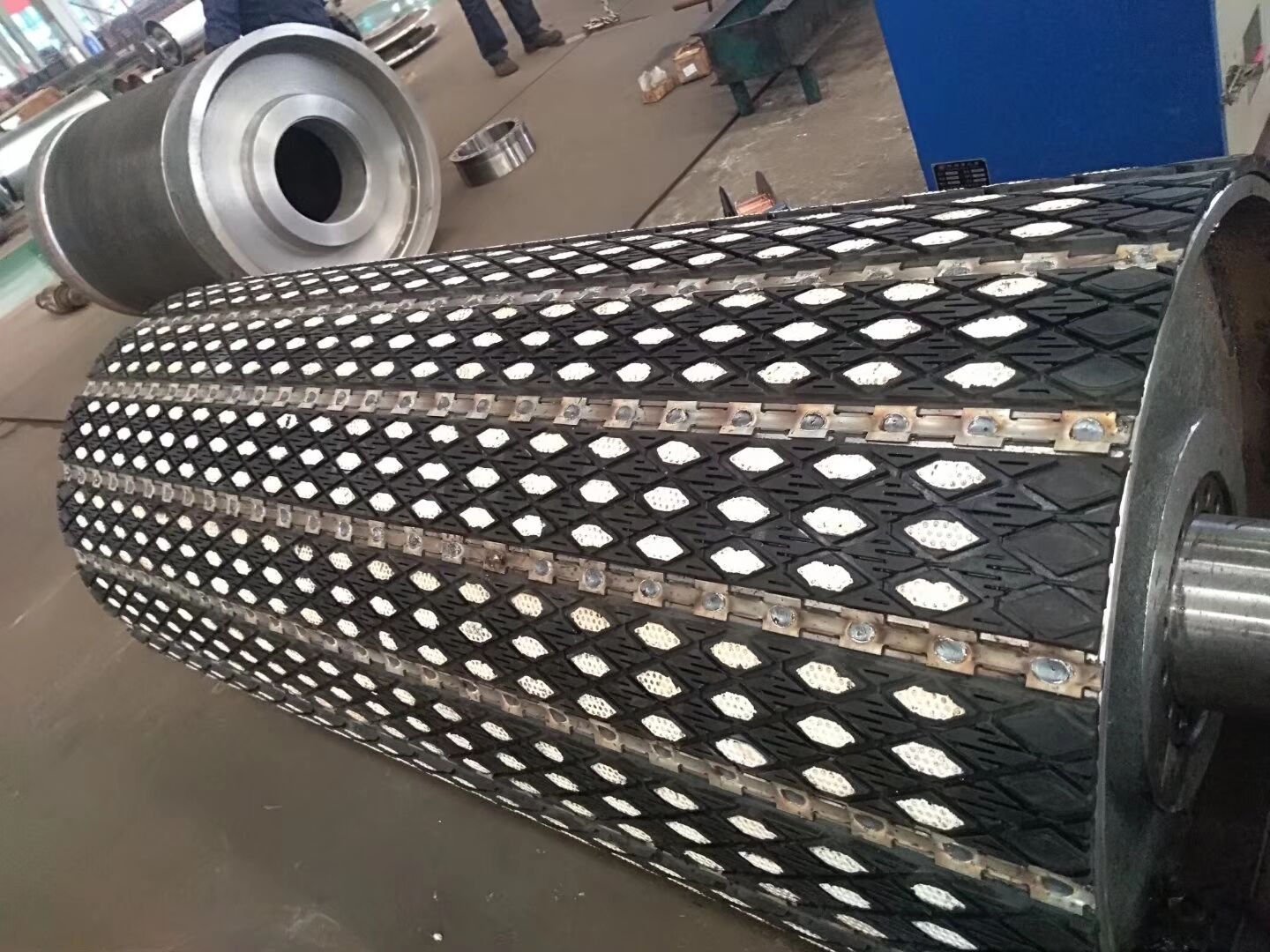 改向滾筒插板包膠現(xiàn)場施工安裝